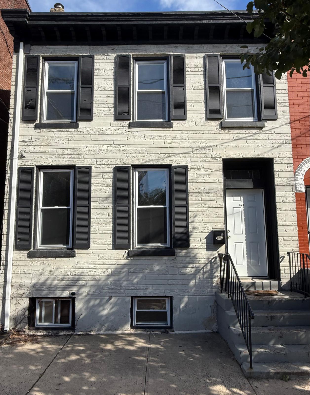 328 Centre St